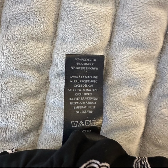 Style by Harve Bernard wide leg black and white paisley print pants. 2X - Picture 7 of 7